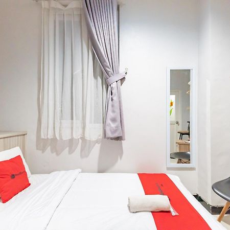 RedDoorz near Botani Square Mall Bogor Exterior foto