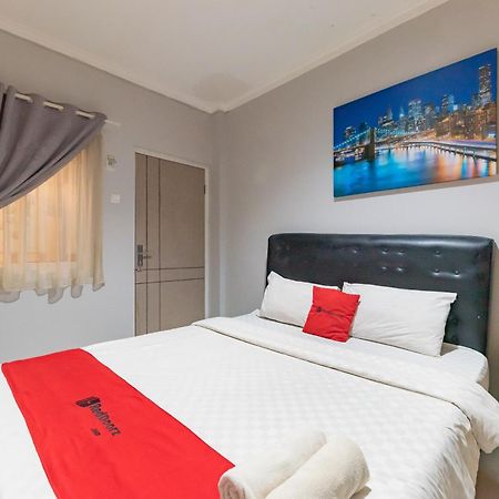 RedDoorz near Botani Square Mall Bogor Exterior foto
