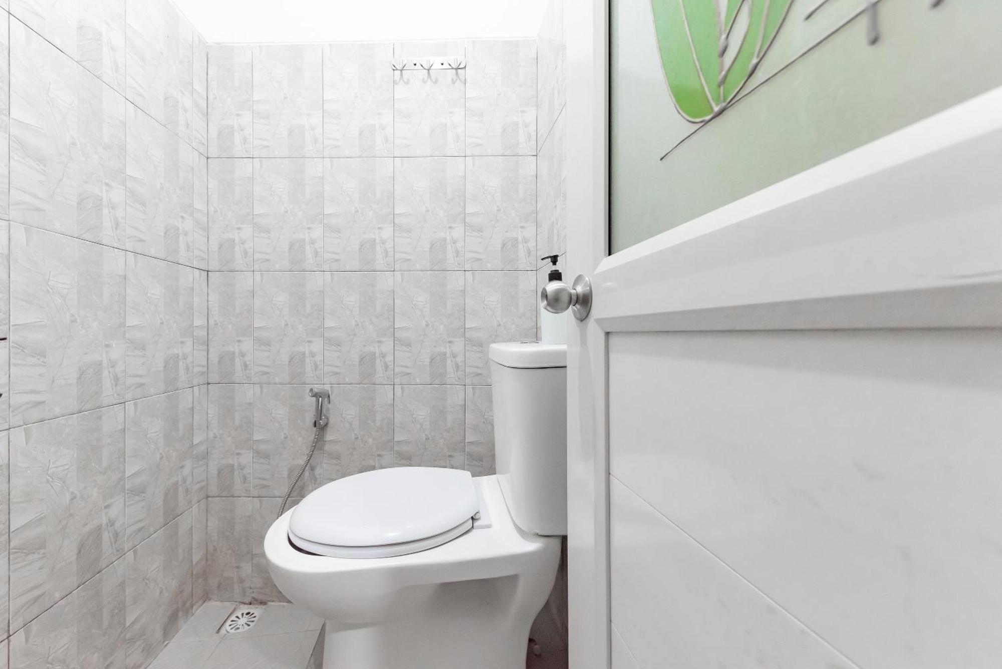 RedDoorz near Botani Square Mall Bogor Exterior foto